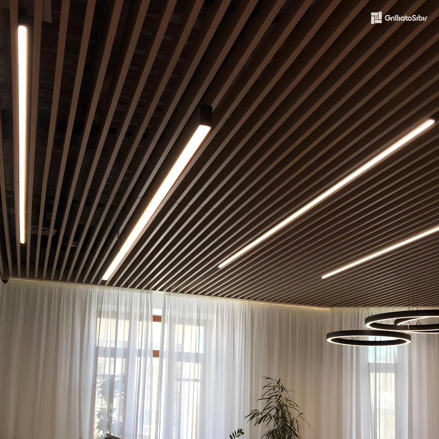 Кубообразный потолок Мультикуб 30/80 в цвете под дерево в офисе